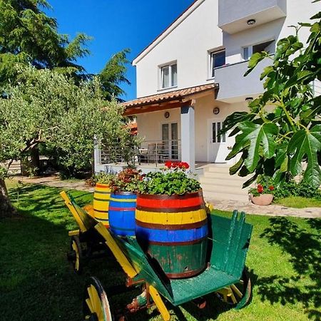 Appartement Nevija à Peroj Extérieur photo